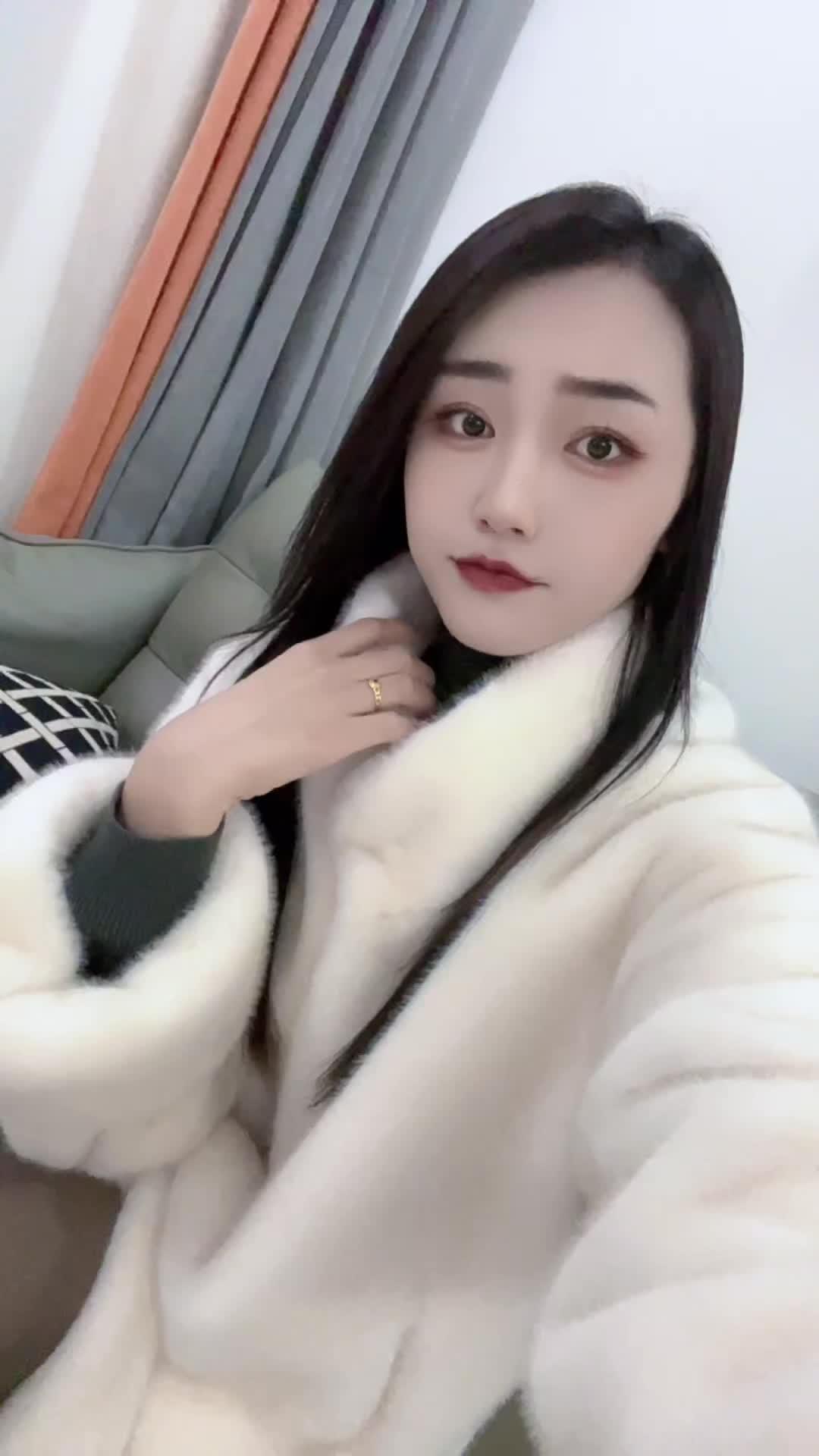 是实际行动  不是画大饼 有幸在25岁收到陈先生送的黄金戒指 感谢暖心...