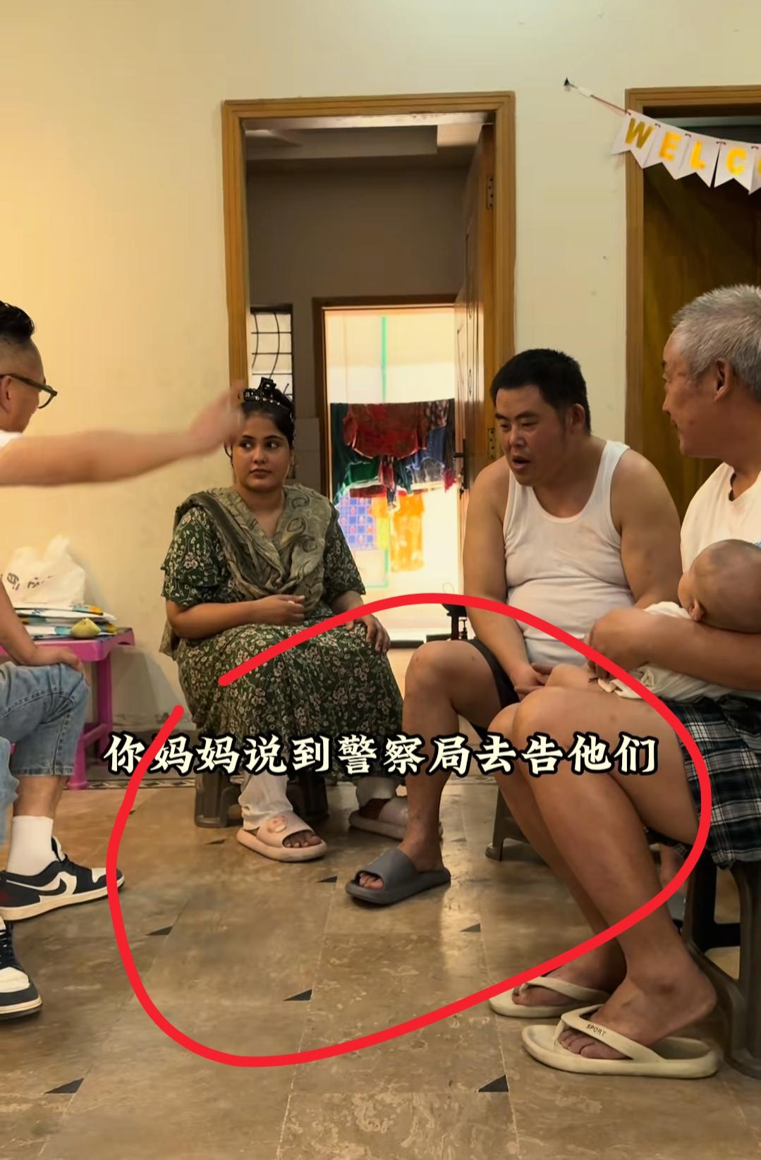 现在全网最糟心的老人就是老陆了吧！
不是因为异国没钱，也不是因为气候难熬
而是因