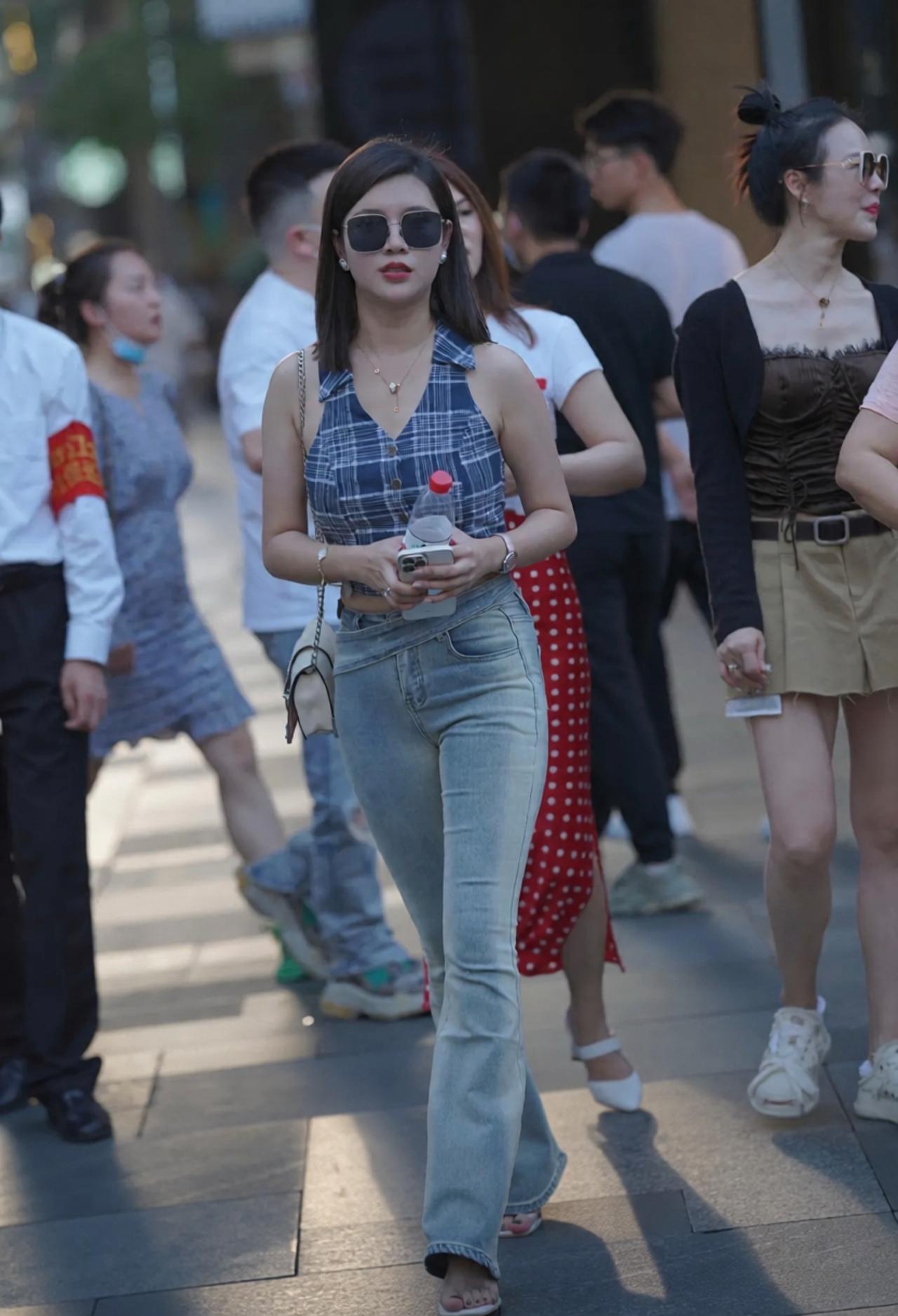 有点女霸总的感觉