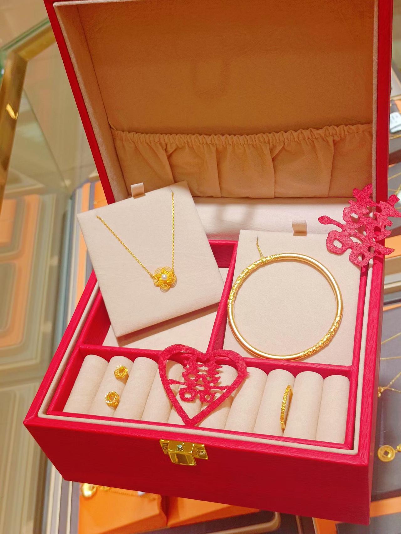 ✨金光闪闪的珠宝礼盒，满满的心意与爱意！💖