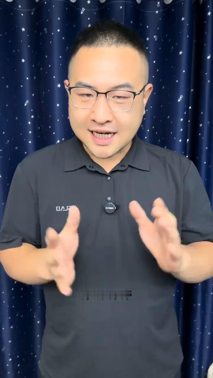 手指鼻尖幻术，给外婆露一手。
大家好，这是一个非常有趣的互动小游戏。正常情况下肯