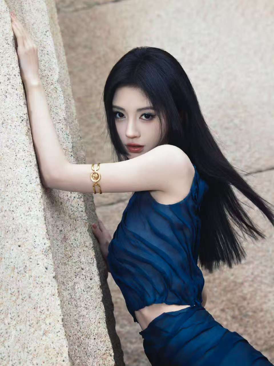 林奕颖拍鞠婧祎米兰时装周林奕颖再拍鞠婧祎林奕颖拍鞠婧祎米兰时装周，好美，[求饶]