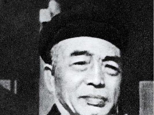 1957年的一次军委会议上，彭德怀在大会上指着刘伯承怒骂：不要忘了，红军时期， 