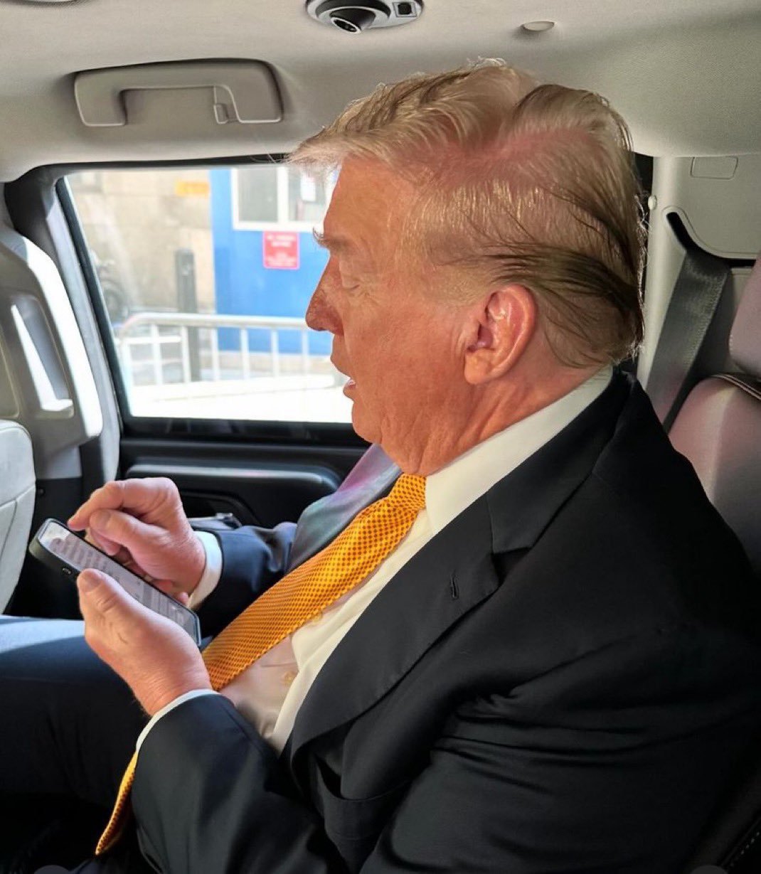 特朗普社媒删除与奥巴马有关视频¹ 不相信是白宫临时工发的图2。太赤裸裸。² 特朗