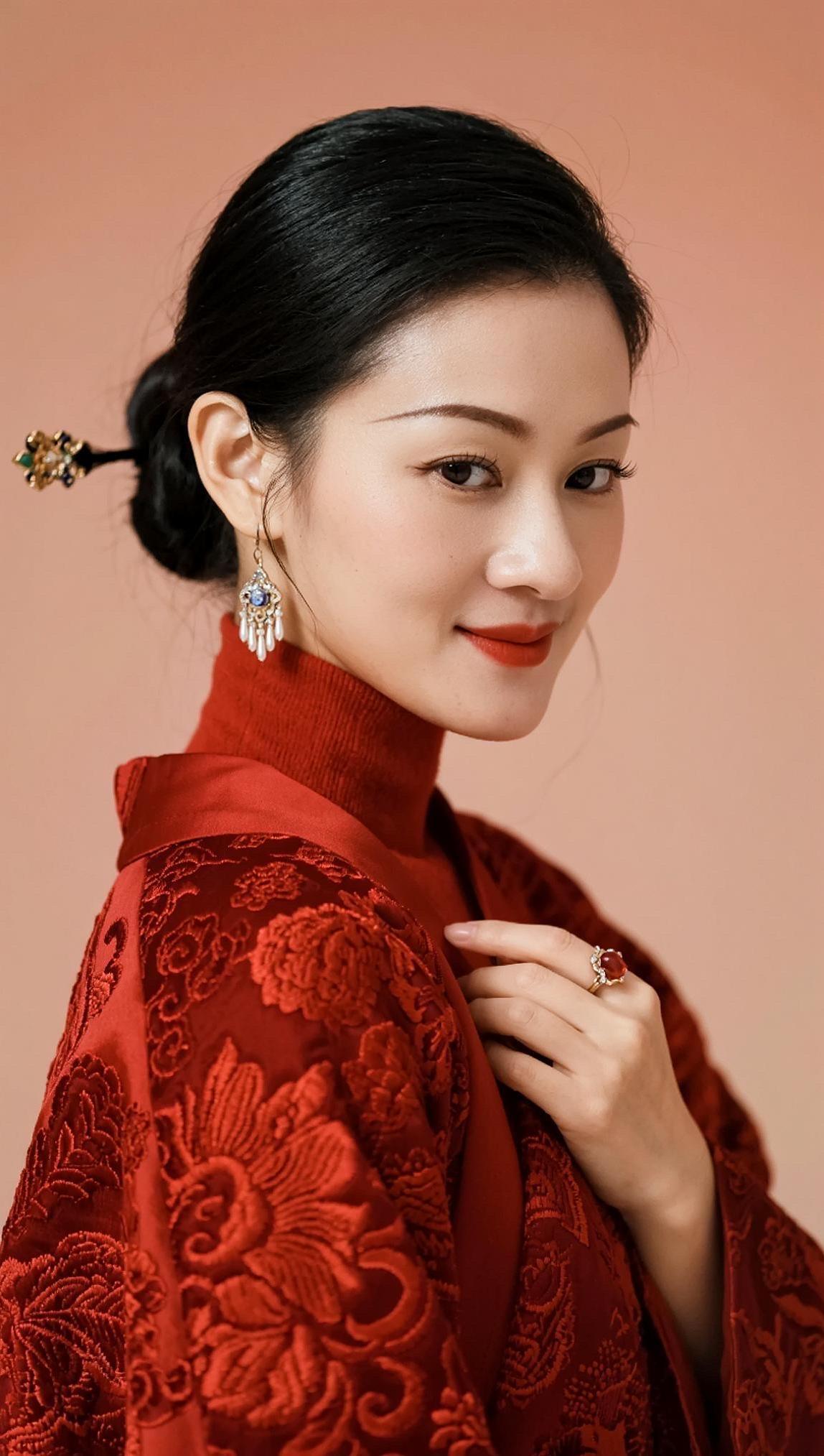 我读了很多书，看了很多人的命运，可放到自己，却总是看不开，观他人易，照...