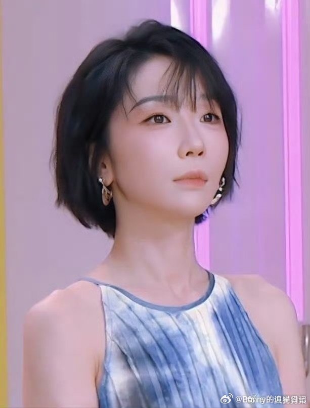 #刘恋自称淡颜不化妆五官消失# #刘恋大胆眼妆#刘恋的淡颜挑战，不化妆‘五官消失