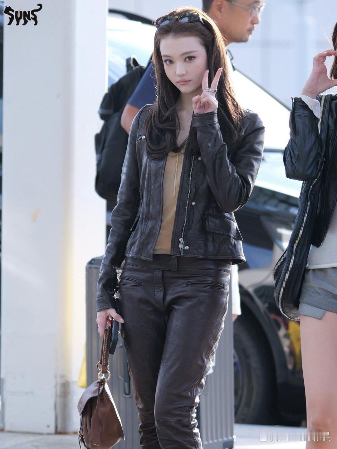 暮光之城贝拉的女儿长大之后….. ​​​