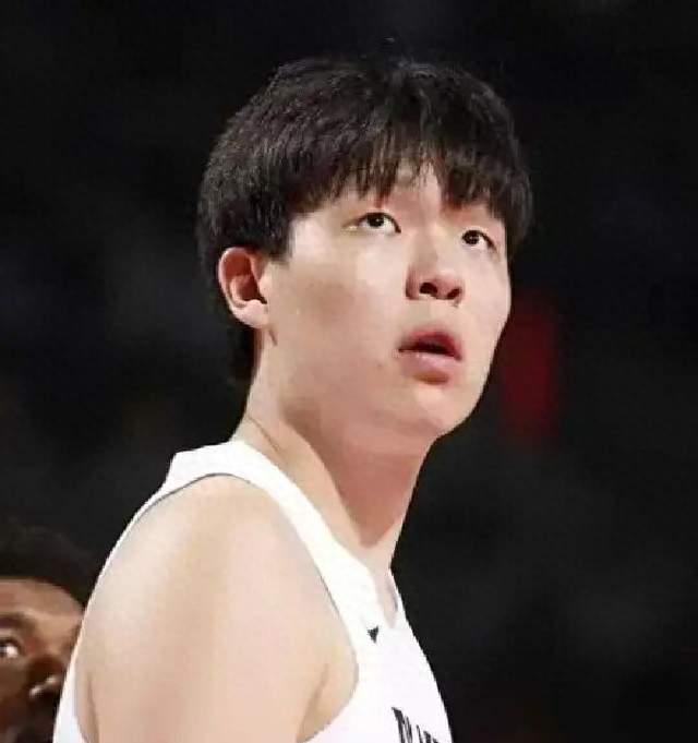 场均7分钟，杨瀚森该走了：全联盟最适合他的三支球队