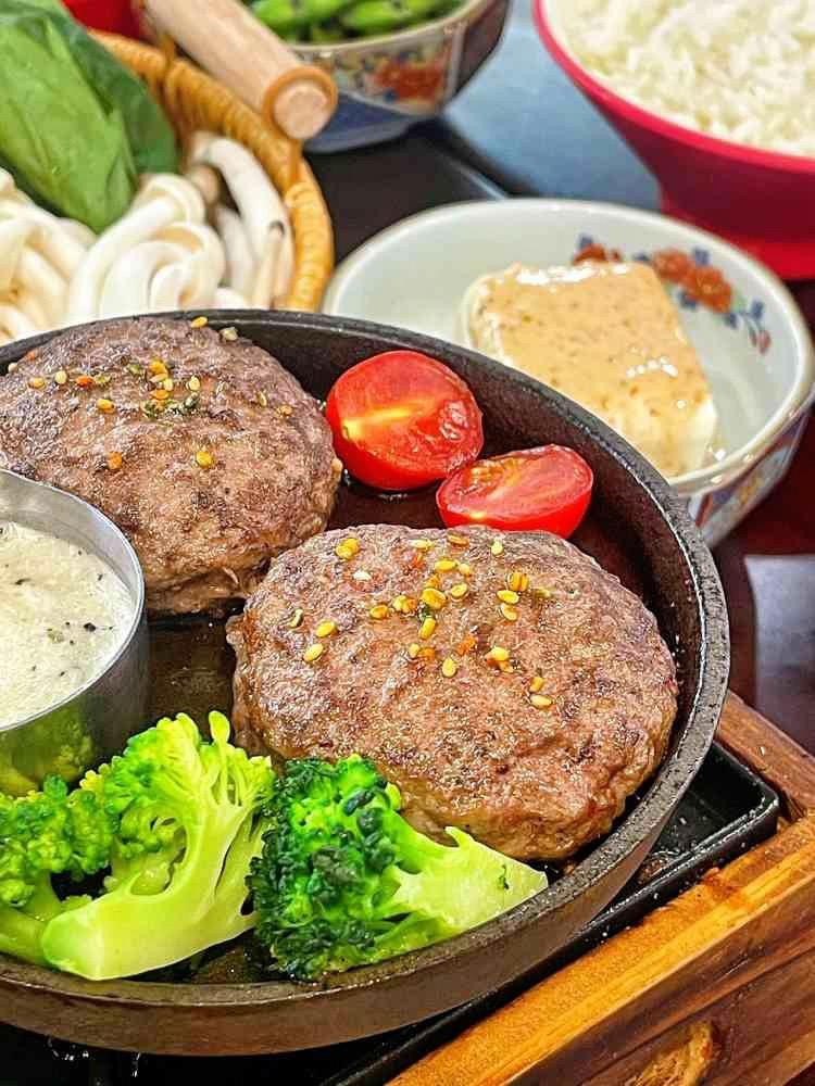全座·手作牛肉饼饭