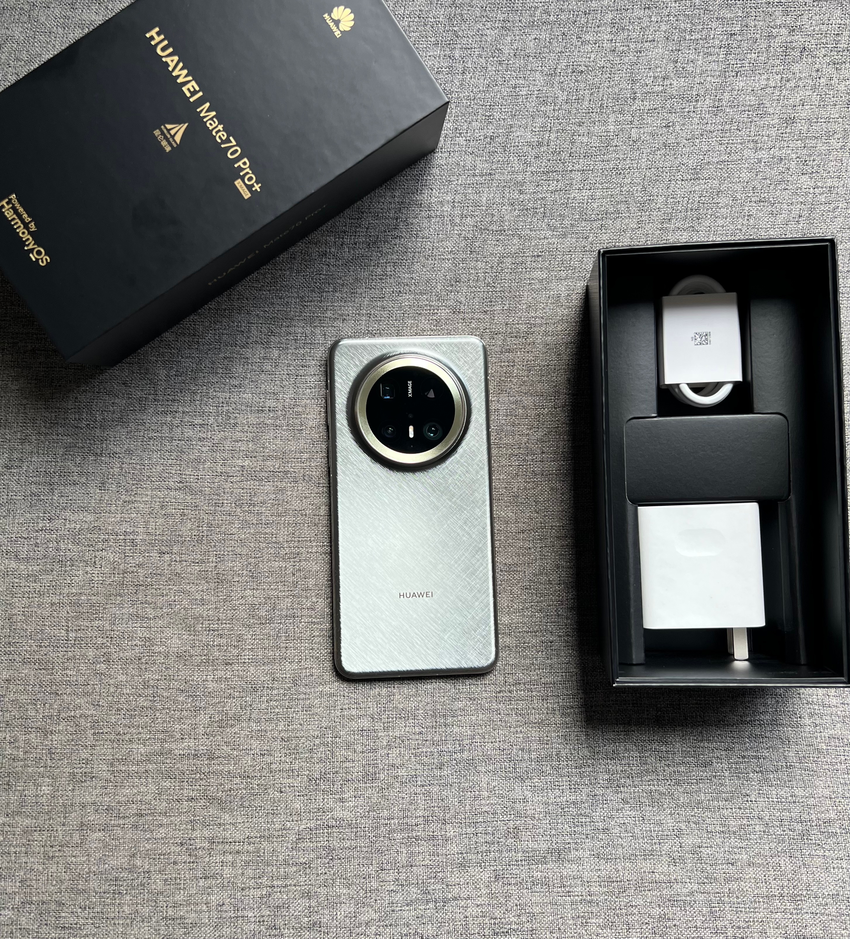华为Mate70 Pro+ 16+512G 金丝银锦，99新全套，电池效率100
