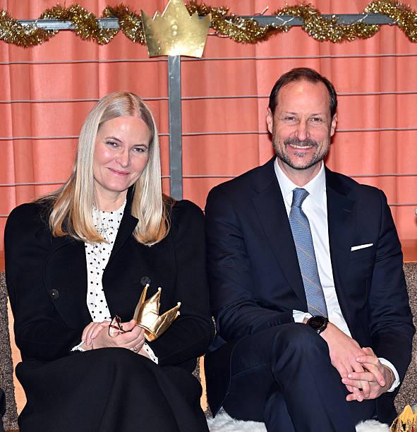 《王室最怕的不是丑闻，而是“道德信用”被透支：梅特·玛丽特与爱泼斯坦往来，挪威王