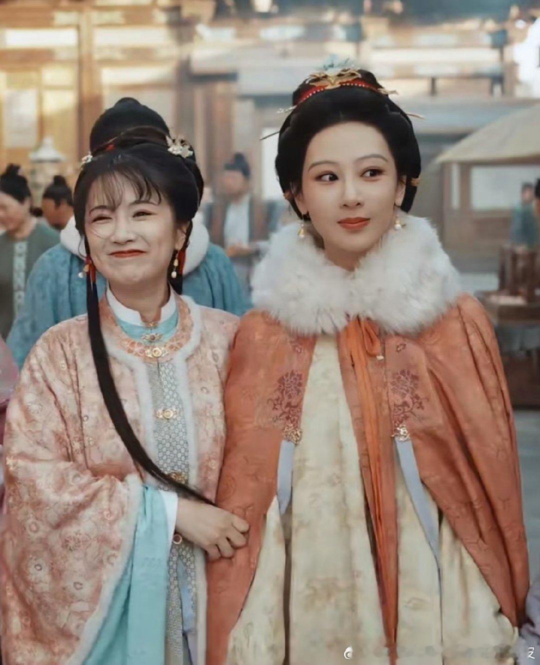 杨紫和旁边侍女感觉很割裂，是怎么回事？ 