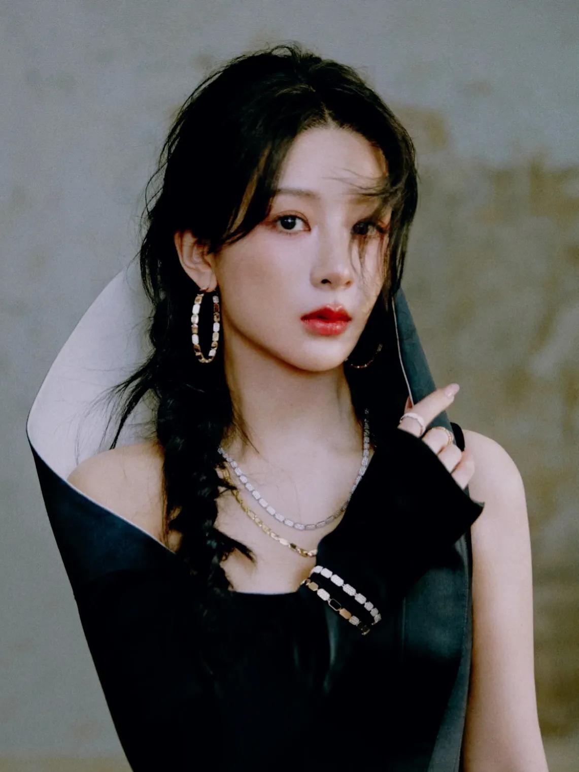 杨紫妹子主演的《承欢记》要登陆韩国啦，这消息够劲儿！

对杨紫来说，这可是件大喜