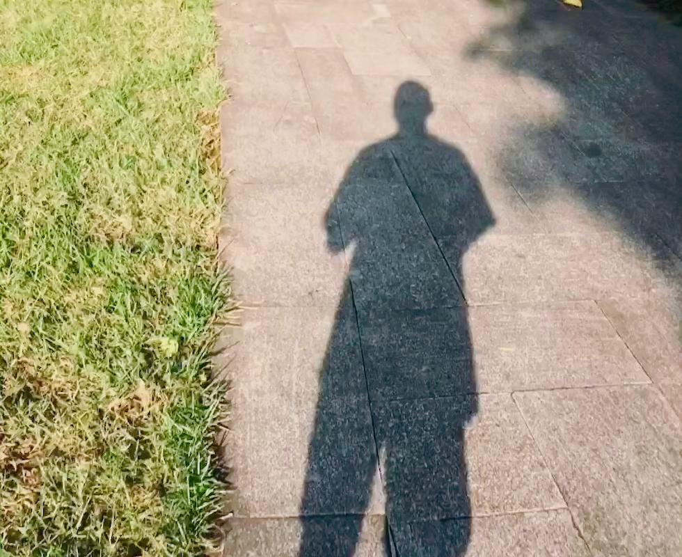 钱是男人胆
如果你觉得不对，一是你不缺钱，二是没有体验过人情冷暖。
​​​​​​