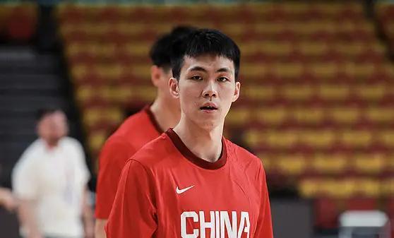 中国男篮热身赛，中国男篮82-78战胜KK FMP俱乐部。赛后，中国男篮 主教练