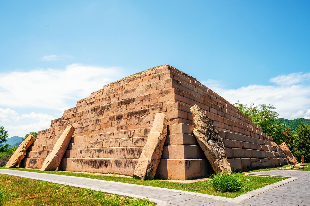 韩国网友：高句丽、百济、新罗，这三个古代政权，都属于韩国的古代历史，当年这三方之