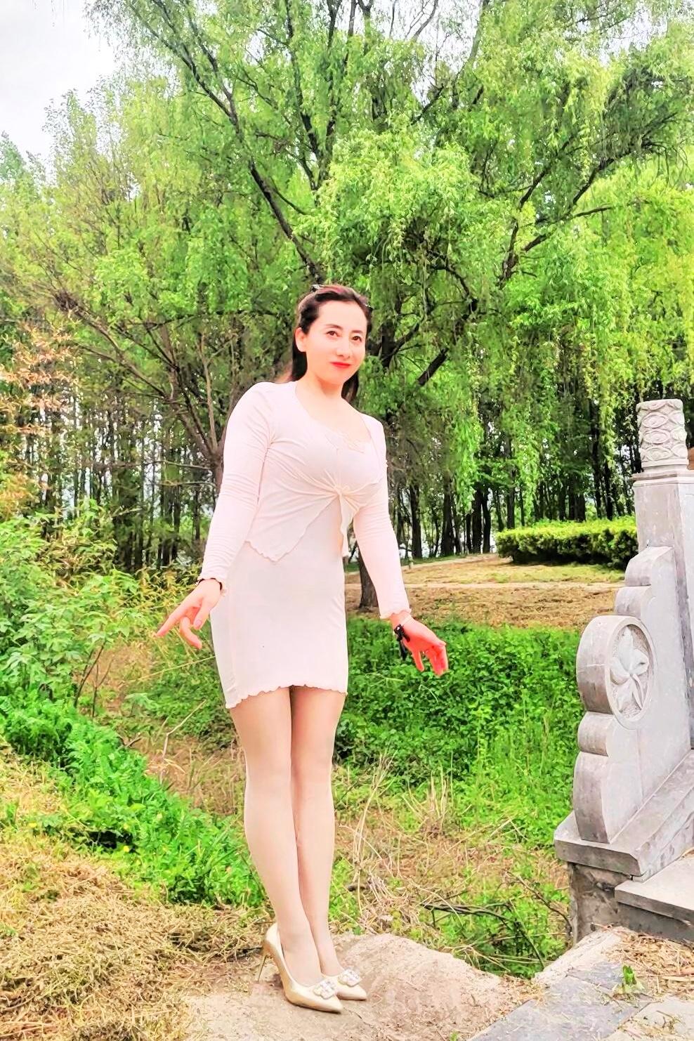 前几天，
听说了个让我非常欣慰的事！
我一个很要好的男同学，
明天就要和前妻复婚
