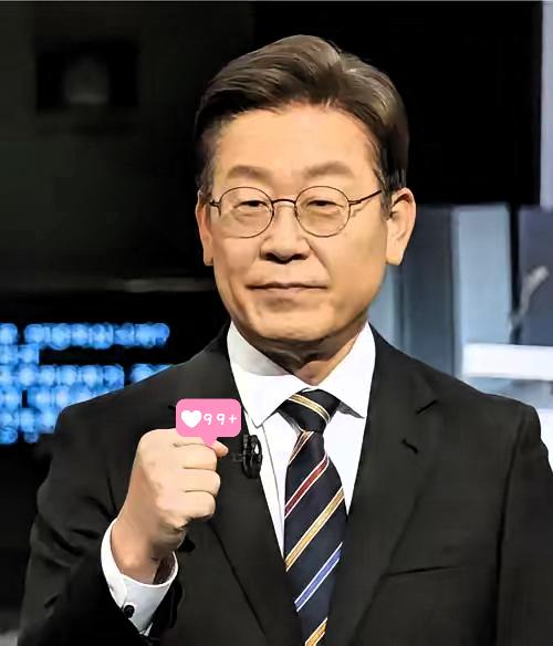就在刚刚
韩国宣布了
韩国那边9月7号丢出个大瓜——对咱们东方大国团队游来个免签