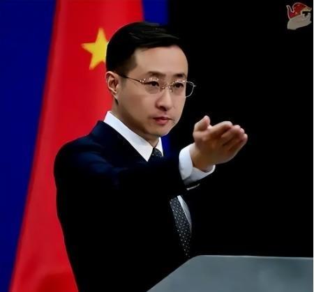 美专家放出狂言，如果中国动用武力统一台海，西方国家可能会冻结中国在海外的3.2万