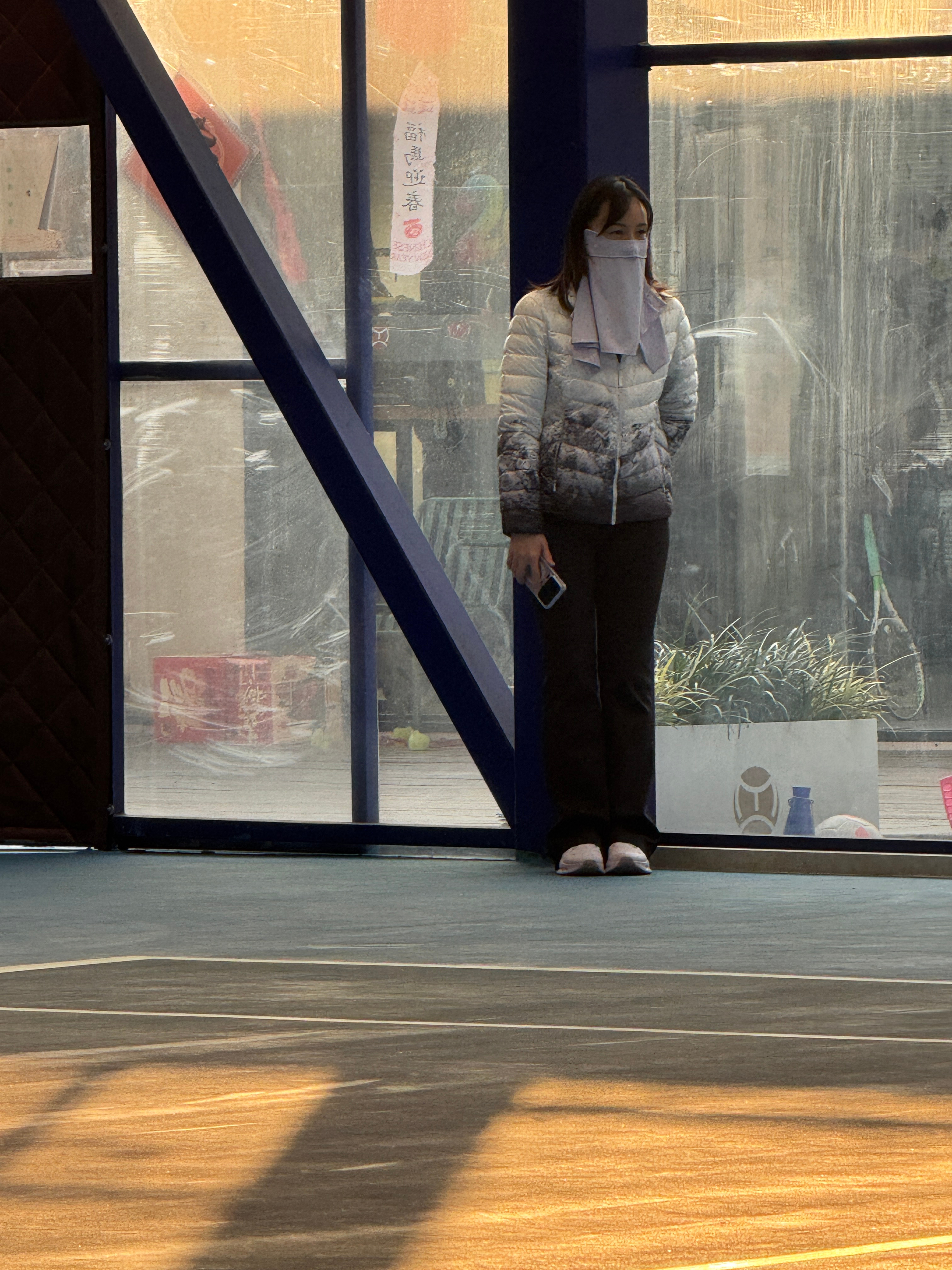 我到现在没弄懂，女生戴这个类似于面纱一样的东西意义是什么？