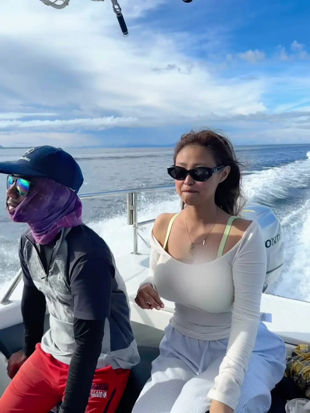 就是说海钓一天不擦防晒哪有不黑的