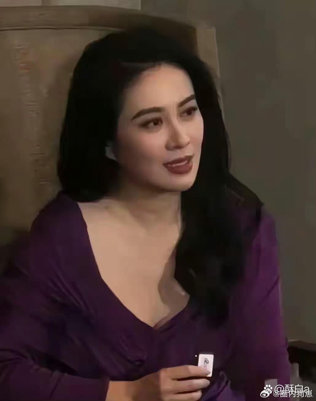 怪不得不少人想娶叶璇，原相机直拍依旧颜值出众，宛如天仙 