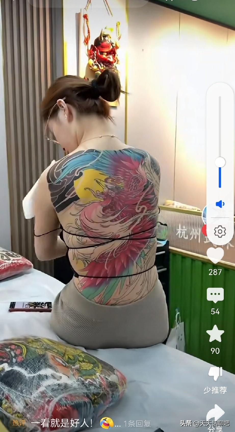 如此纹身真的有点过分了，
这是为了炫耀，
还是追求一种美，
看着心里就不舒服，