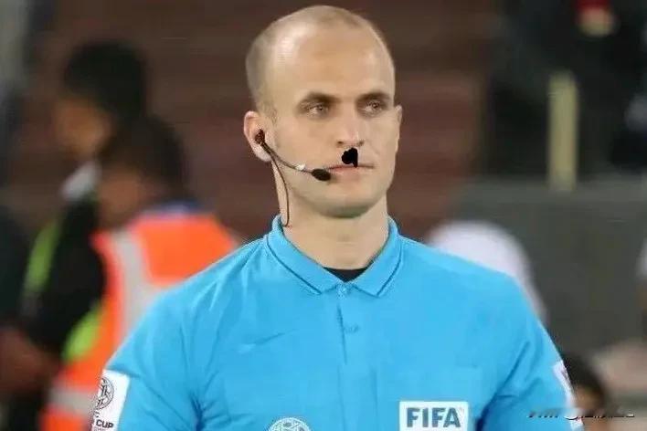 泰山主场1:2不敌横滨，本场比赛的主裁判纯属叼个勺子瞎胡吹，漏判点球（应该不止一