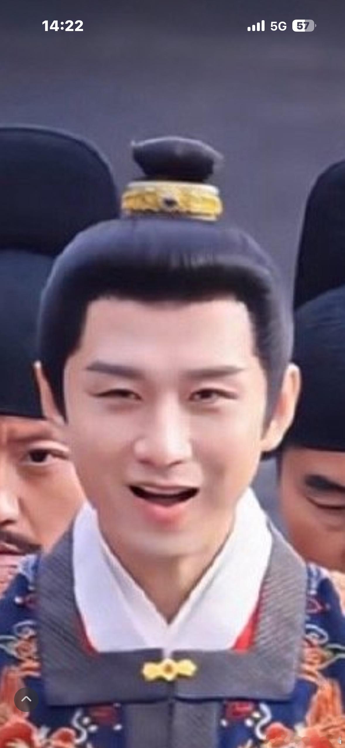 这是呃粉眼中的“美颜暴击”