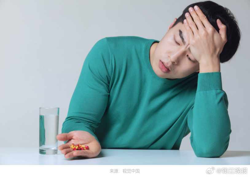#30岁程序员治脱发吃药后胸竟变大#【只因吃了它，30岁男子胸竟变大了？服用这些