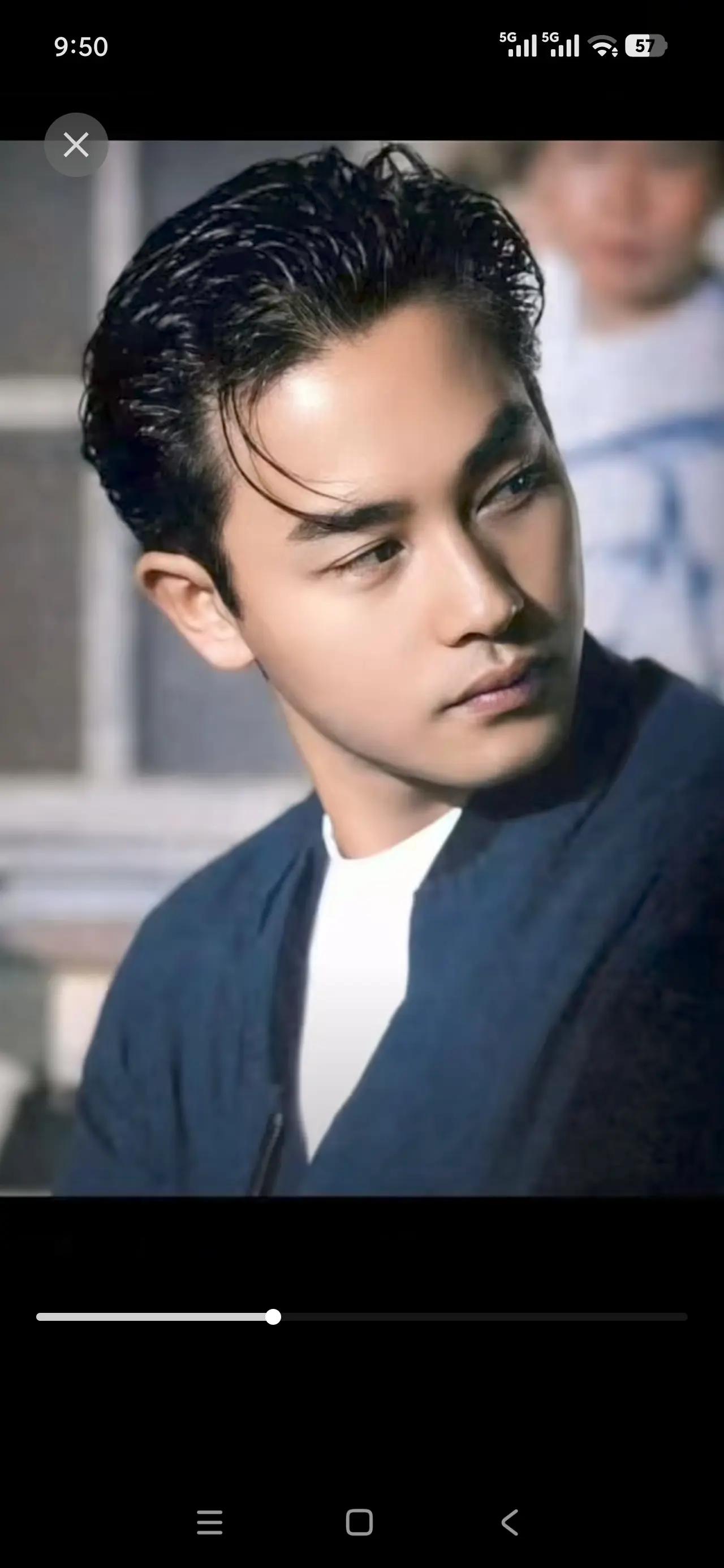 张国荣演技、唱歌都不错，而且为人也很好，但是人气确实比不上刘德华。要知道香港回归