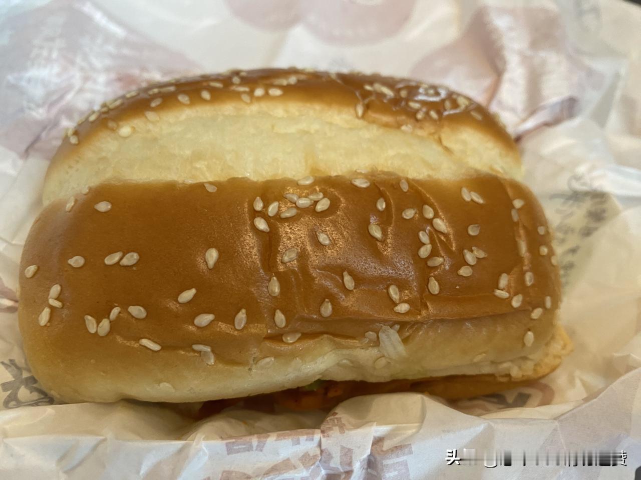 分享每日早餐打卡生活去青岛的路上，乘坐了6个小时火车，也不想吃火车上的餐饮，女儿