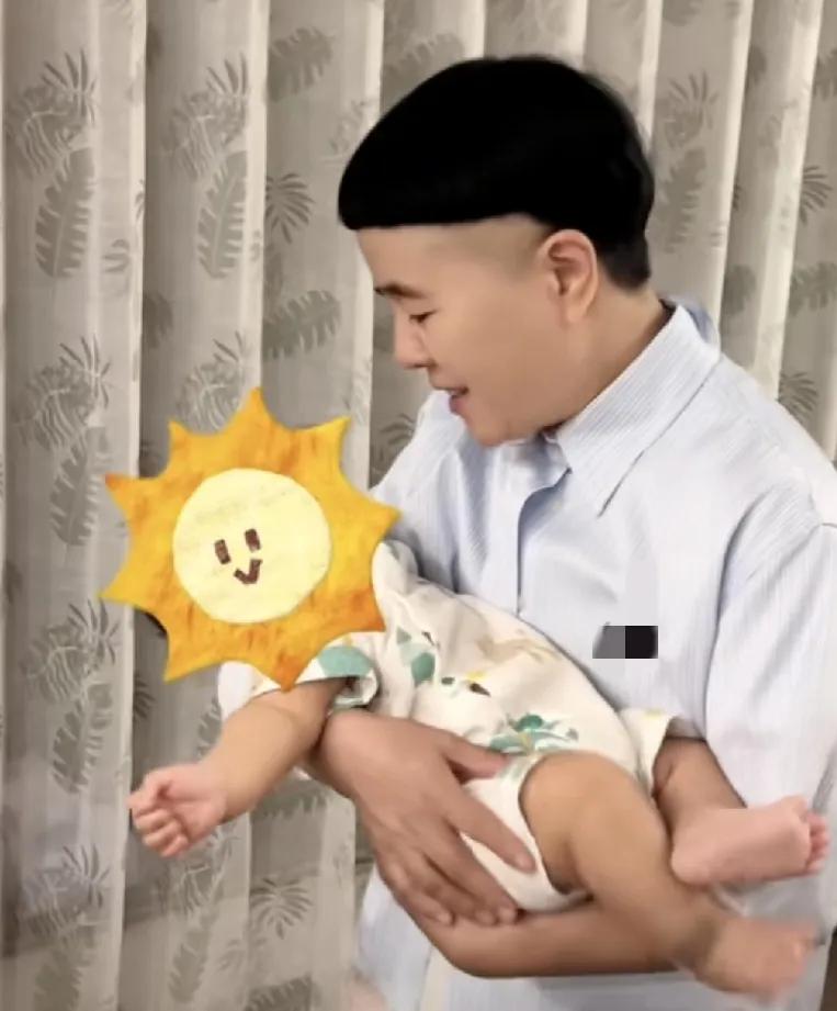 金龟子，太激动了！

今天金龟子发了个视频，她在视频中抱着刚刚出生不久的小外甥，