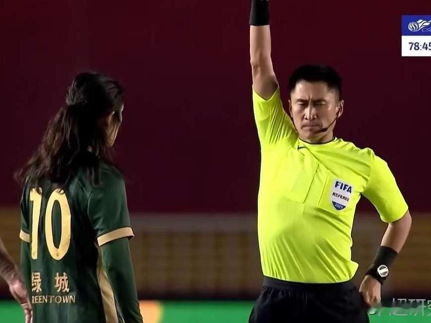 一张红牌葬送了李提香的续约之路…李提香和浙江是9月份的时候已经谈续约了，但是和长