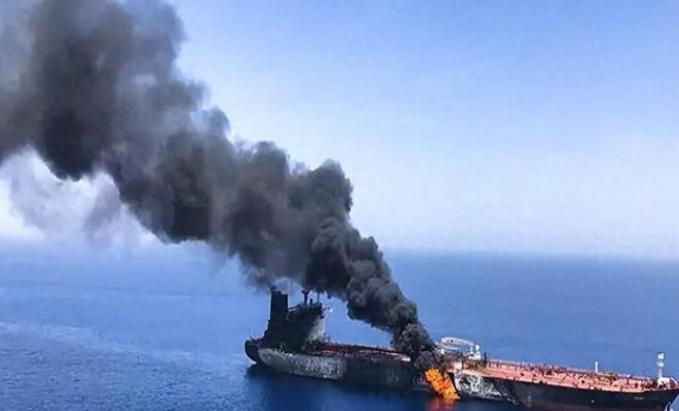 美国动手了，胡赛武装三艘快艇被击沉，据称十余人员无一生还。世界舆论和局面如此，美