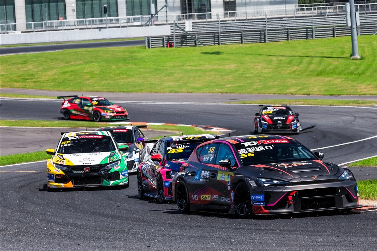 我为什么坚持看 CTCC 十年：它不是 F1，但它是我们自己的赛车
很多人说 C