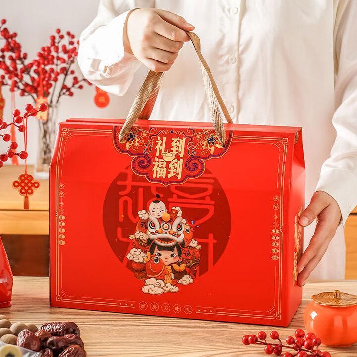 新春赠礼，心意比贵重更重要：
传统年味：可选“福”字茶礼、特色糕点礼盒，年味足且