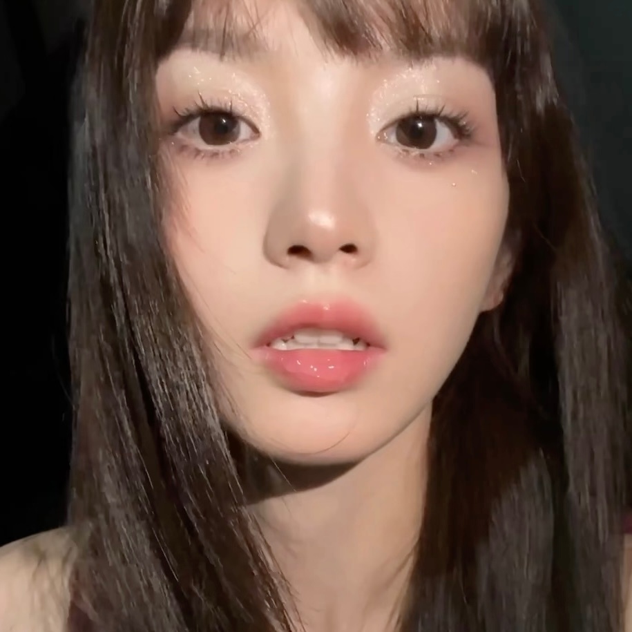 💜对blingbling的心动爆闪眼妆达成 