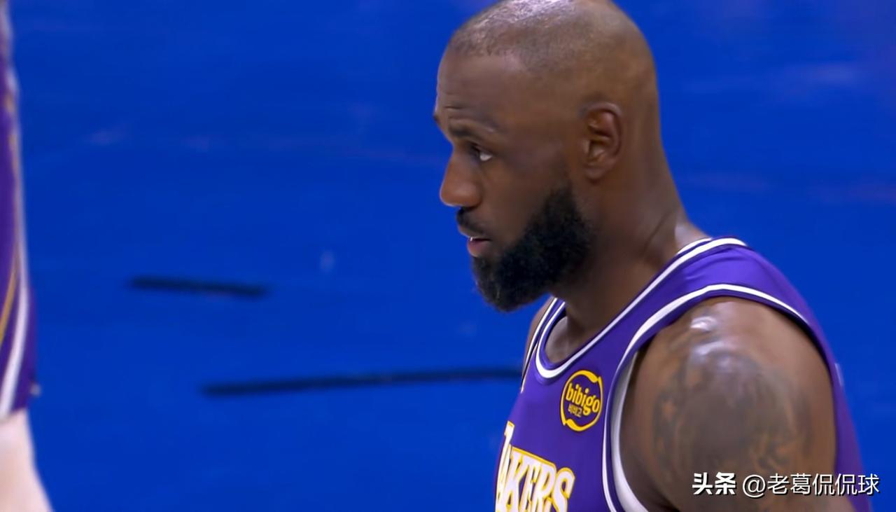 湖人超级巨星詹姆斯真是太平淡了！在今天湖人客场挑战魔术的比赛中，目前双方的上半场