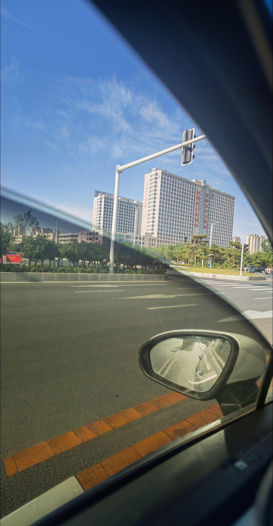 AI扩图 蓝天白云定会如期而至