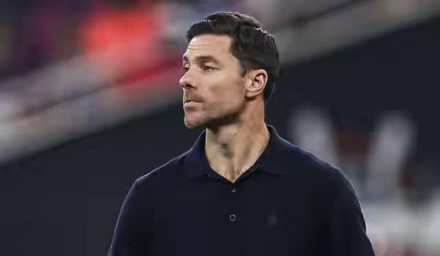 突发，皇马官宣阿隆索下课，走上了中国男足换教练恶性循环之路，反复折腾好不了，又该