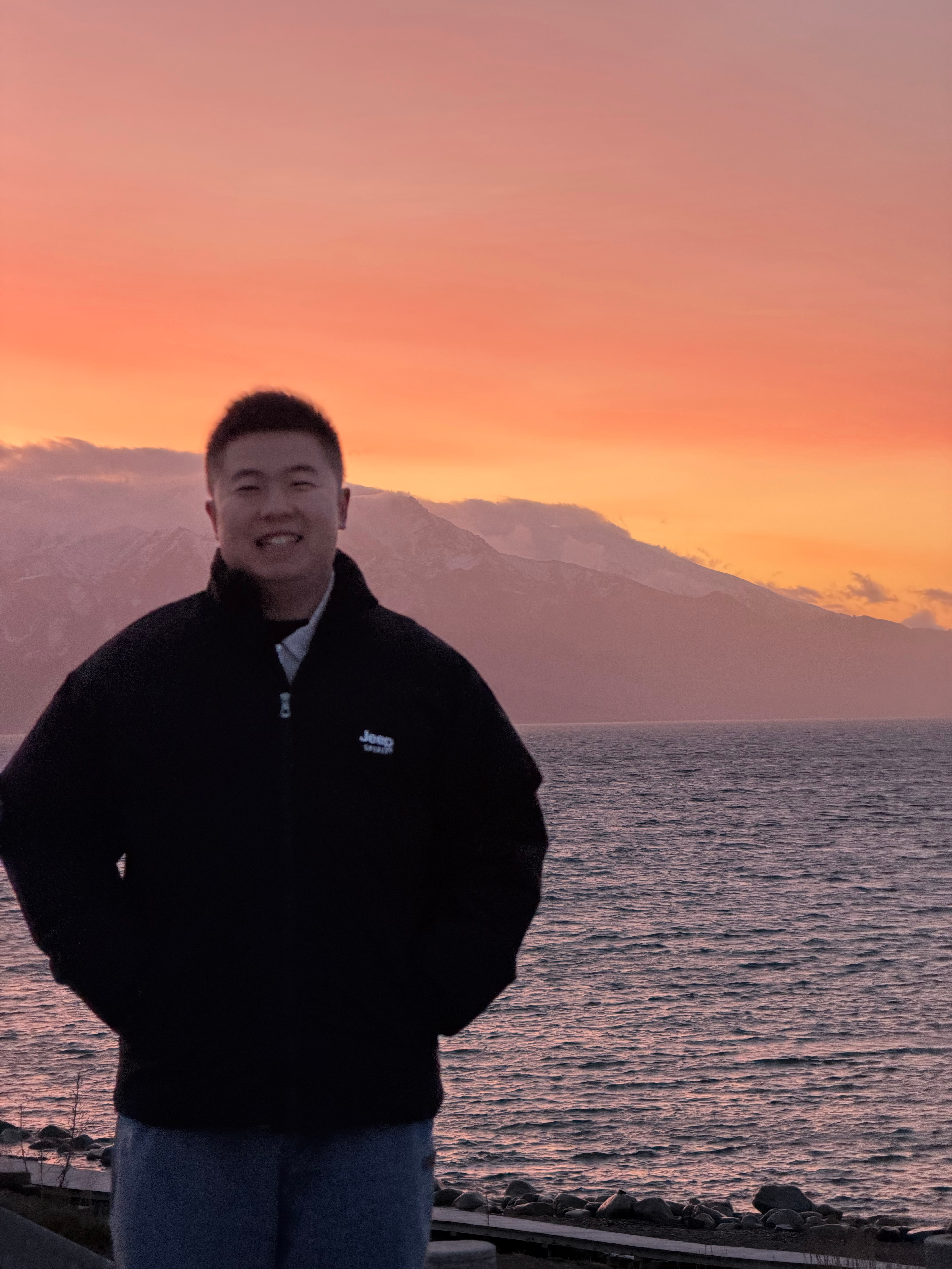 用赛里木湖的第一缕阳光祝你早上好，中午好，晚上好 博乐·赛里木湖国家级风景名胜区