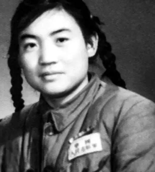 1994年，“英雄儿女”解秀梅脑梗住院，欠了医院30000元治疗费，医院刚下达停