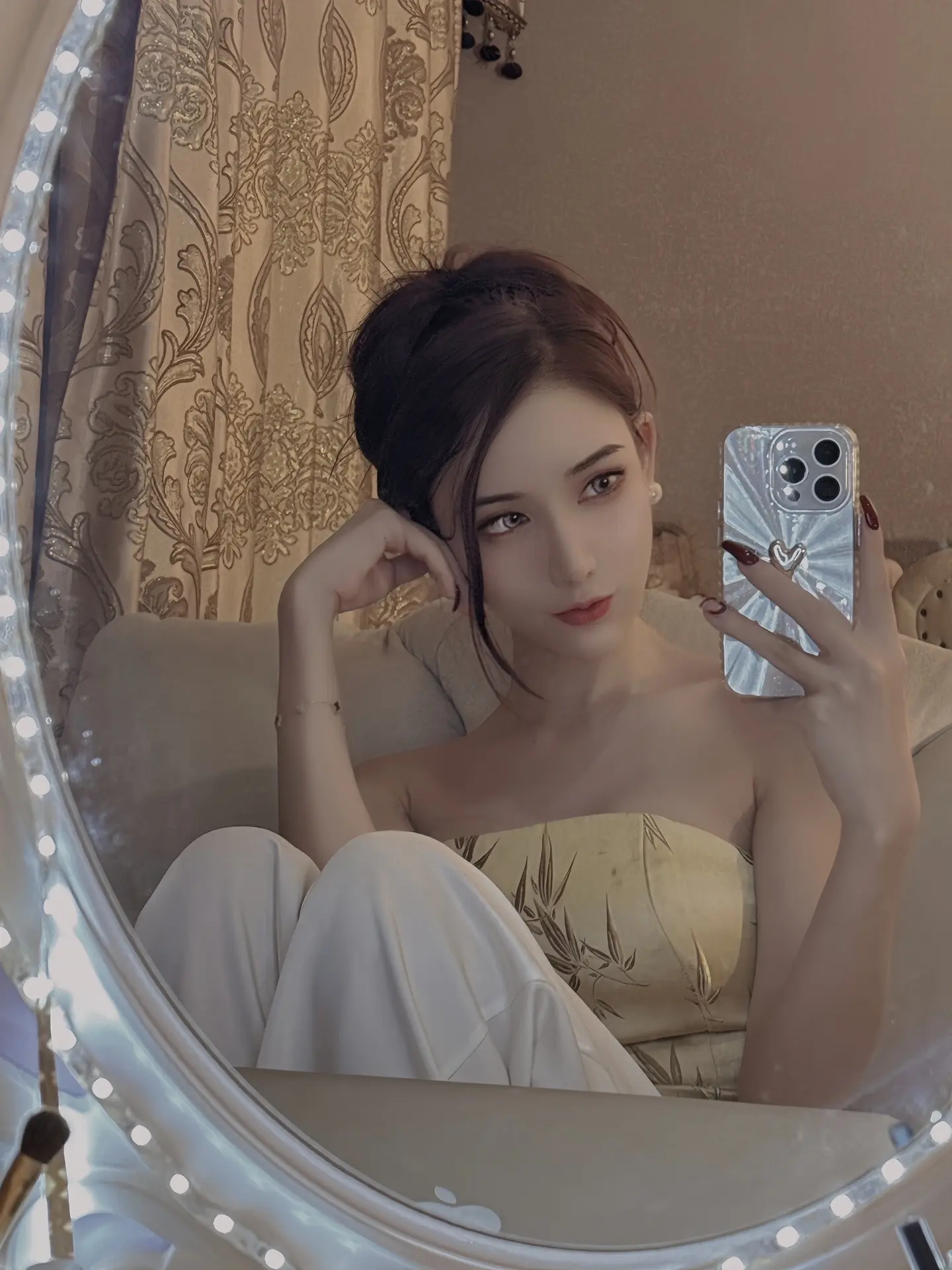 她的魅力，源自他的想象力。