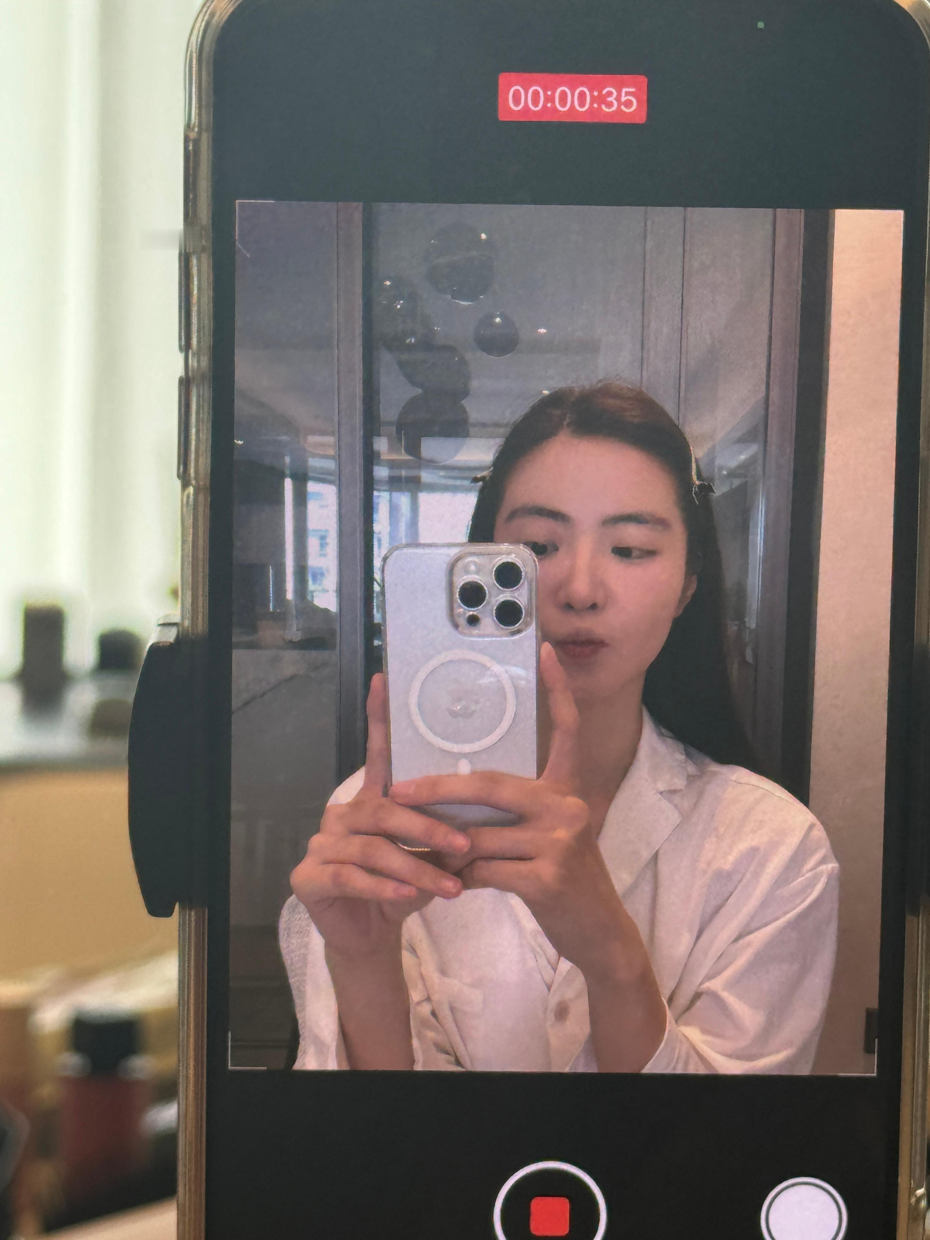 我 我的猫 和我助理为啥我在拍视频 你们在躺着 ​​​