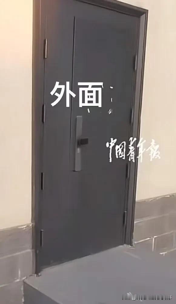 男子的怒斥太戳中要害了！服务区本是为出行人提供便利的公共空间，却为了引导消费故意