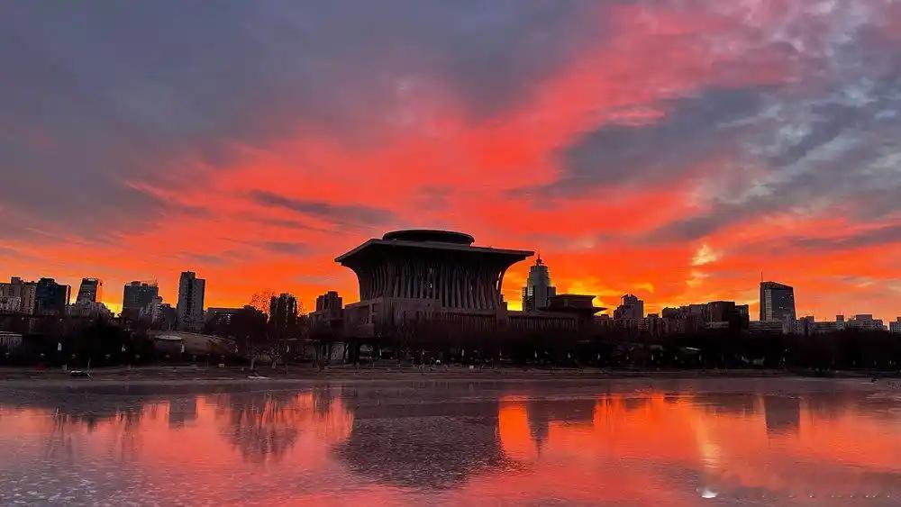 生活手记北京朝霞 今天早晨，北京的“顶配”朝霞，太美了！我在千里之外的广州，遥祝