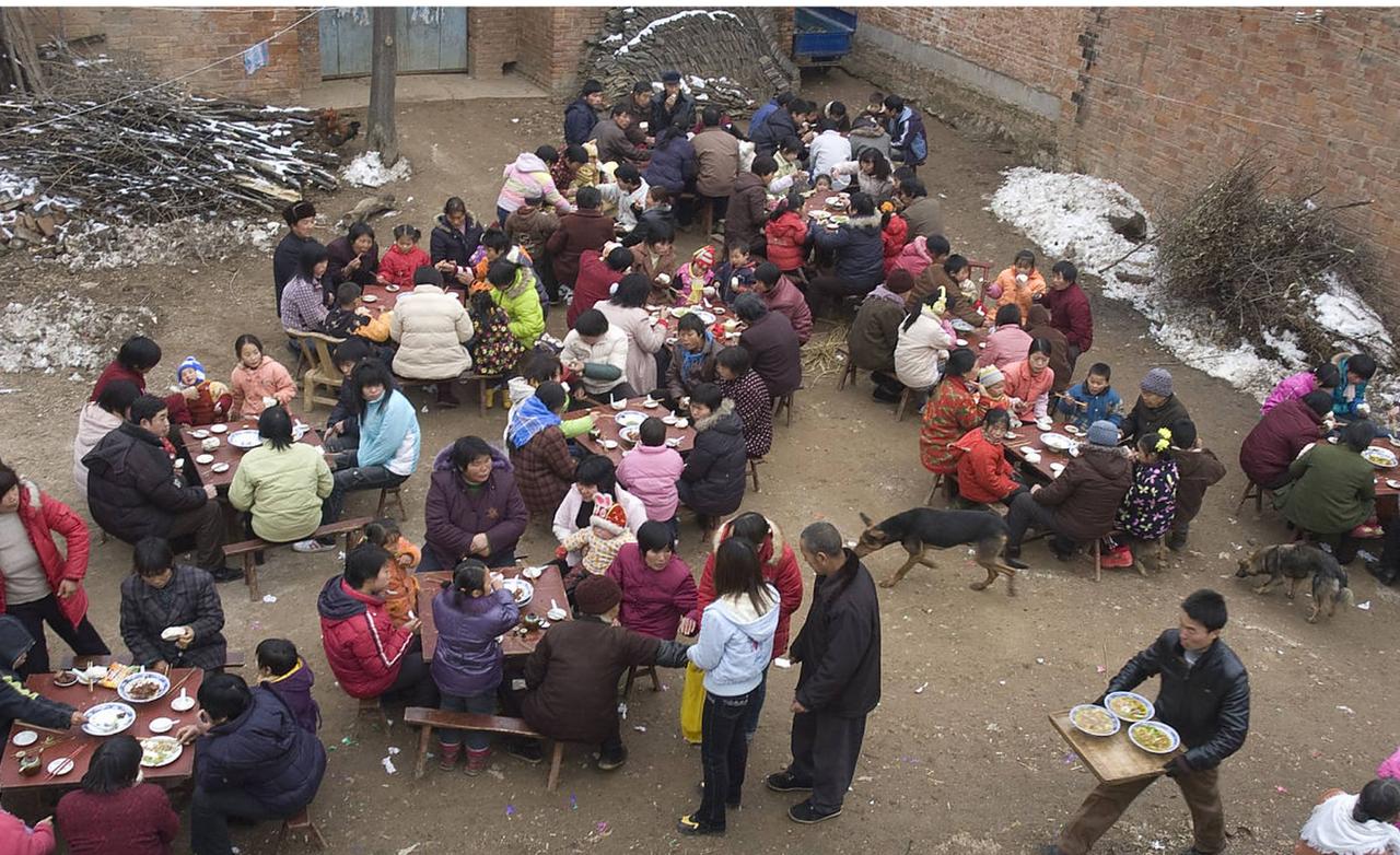 说个扎心的预言： 随着老一辈人的逐渐离世，不用十年，春运可能就真的没了。
也不是