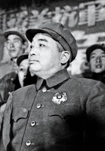 1948 年土基镇西野战役复盘会上，因屯子镇战事指挥分歧，一纵司令员贺炳炎、政委