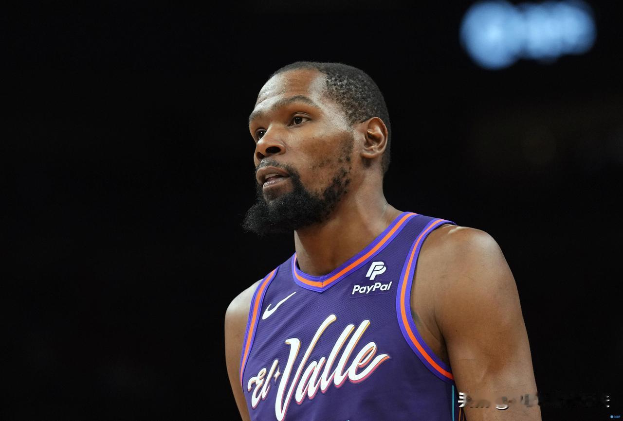 NBA赛场数据：杜兰特空砍40+，太阳队不出意外的输给了绿军！
  杜兰特上场3